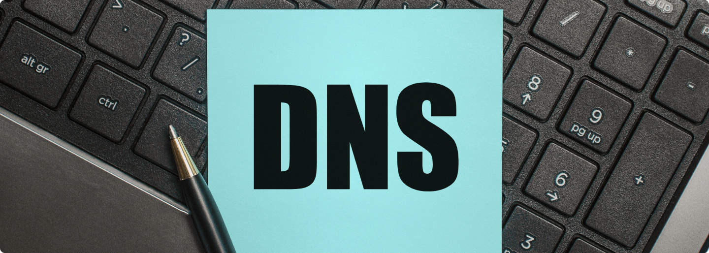 Serwer nazw domen (DNS) – niewidoczny, ale krytyczny element