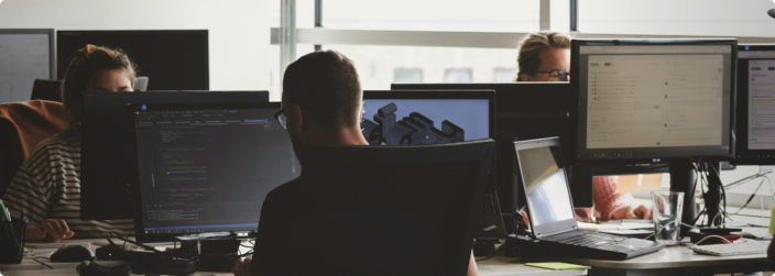 Przejecie projektu IT po innym wykonawcy - jak bezpiecznie zmienic software house?