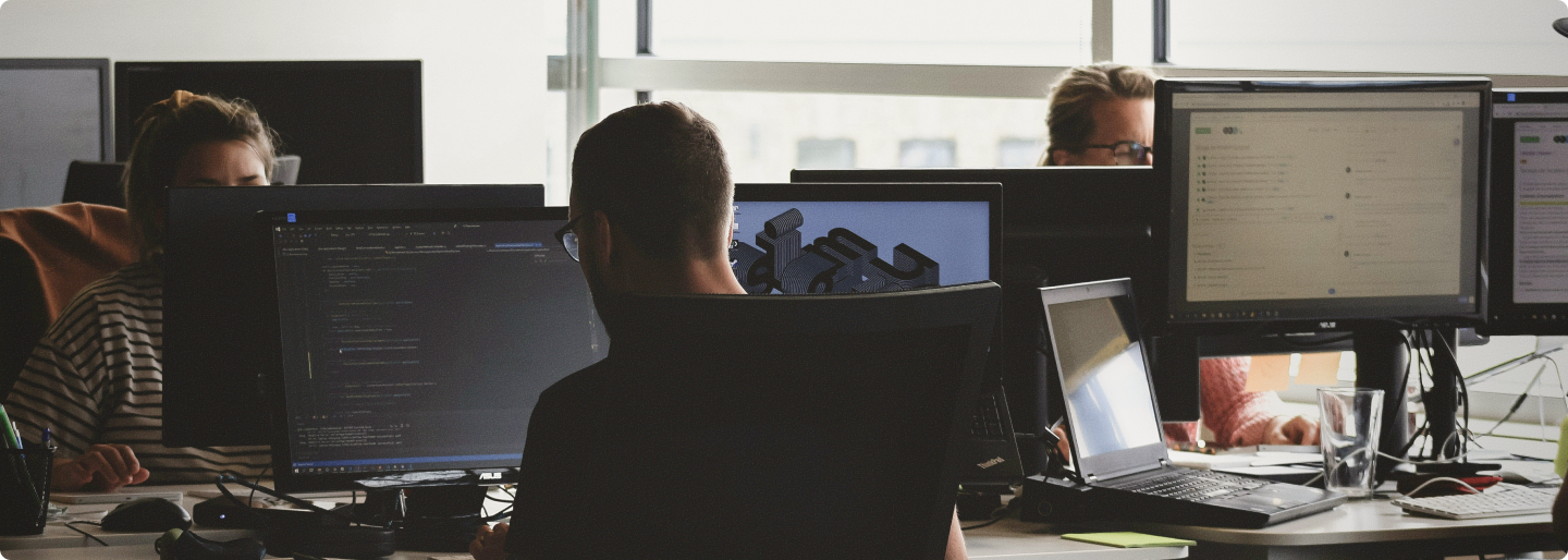 Przejecie projektu IT po innym wykonawcy - jak bezpiecznie zmienic software house?